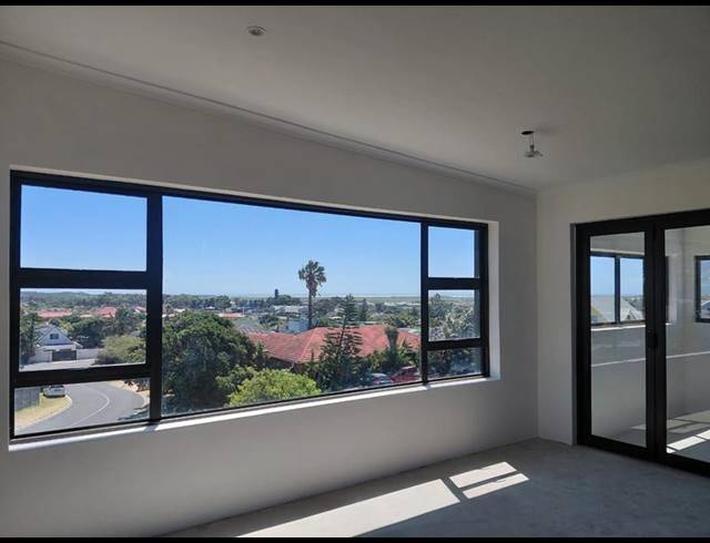 5 BEDROOM HOUSE FOR SALE IN CAPRI